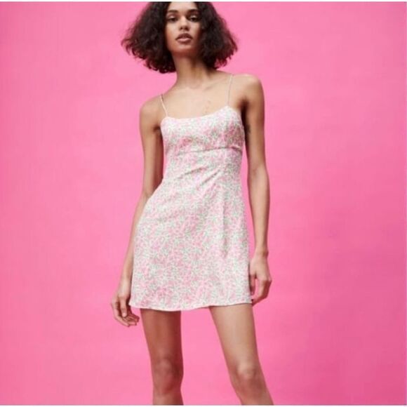 ✨Zara Pink Floral Mini Dress✨ - Picture 1 of 13